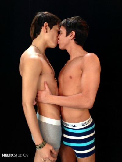 Fresh_Off_The_Helix_Studios_Set_Anderson_Lovell_And_Evan_Parker_Play_Kissy_Face_Chronicles_Of_Pornia_Blog